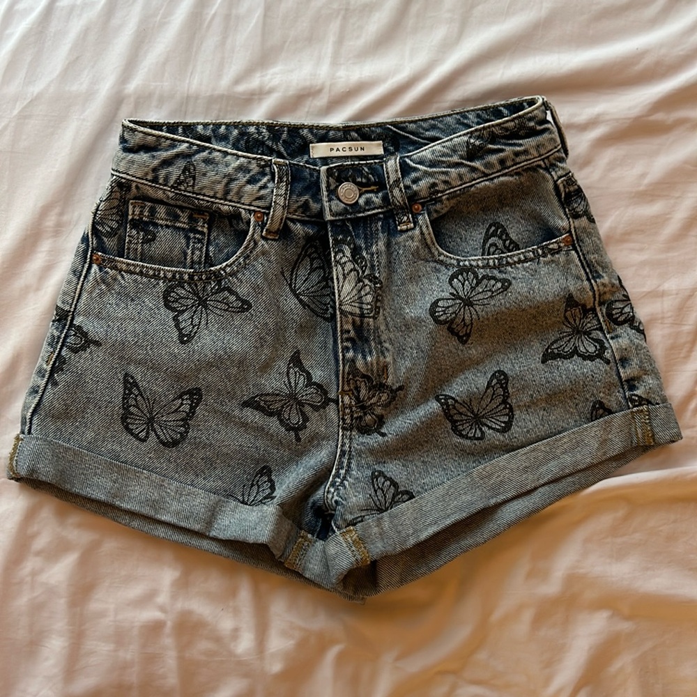 Pacsun Butterfly Print Cuffed mom shorts size 26